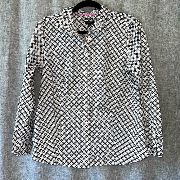 women's Talbots Button Down top size 12 petite - Picture 2 of 7